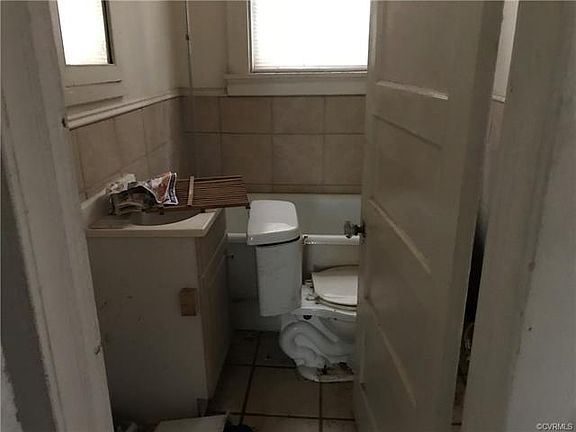 4th image of 2729 Garland Ave