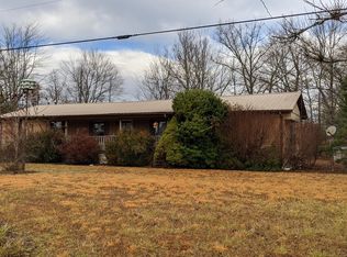 1504 Meister Hill Rd, Deer Lodge, TN 37726