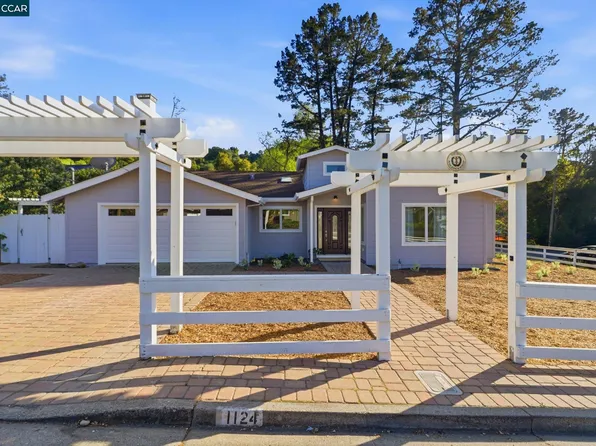 1124 Sanders Dr, Moraga, CA 94556
