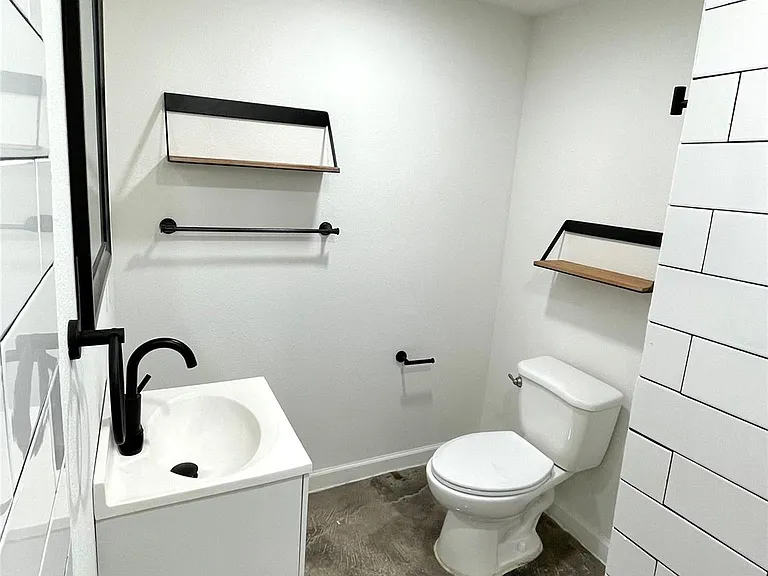 7303 Market St — Photo 14