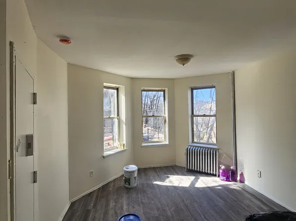 (undisclosed Address), Yonkers, NY 10701