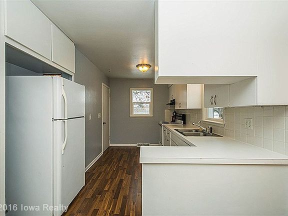 4th image of 401 E Girard Ave