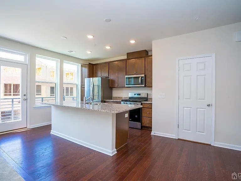 218 Peyton Pl — Photo 6