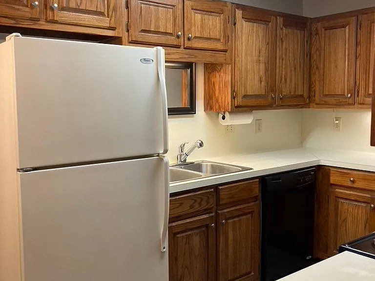 1803 Liberty Dr #1803 — Photo 4