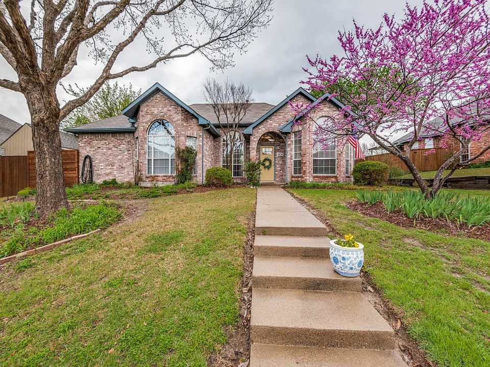 1st image of 804 Claire View Dr