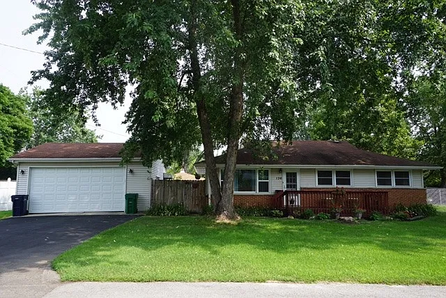 136 N Broadview Ave photo 1