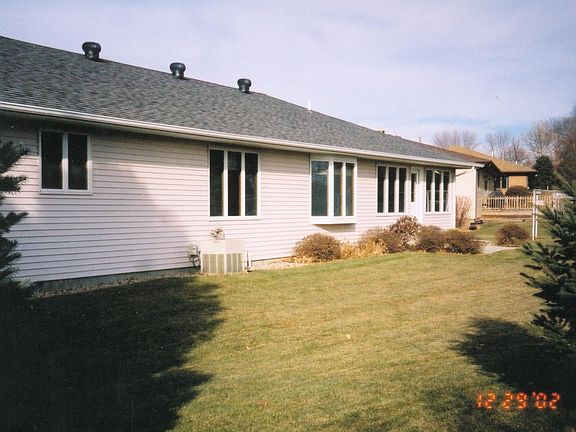 2nd image of 600 Park Ct