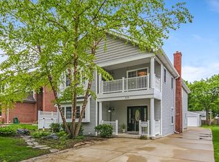 475 N Maple Ave, Elmhurst, IL 60126