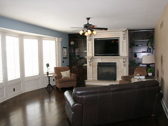 2nd image of 15924 Ballentine St