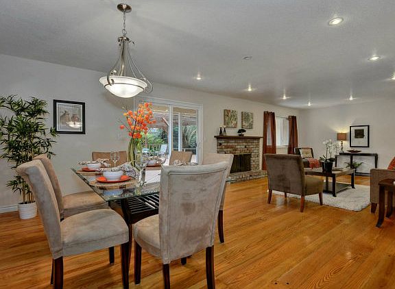4th image of 22160 Cloverly Ct