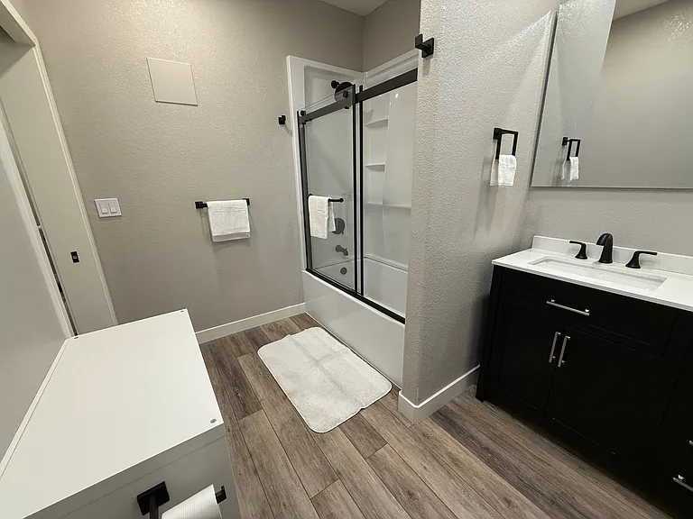 725 S Tehama St #7 — Photo 20