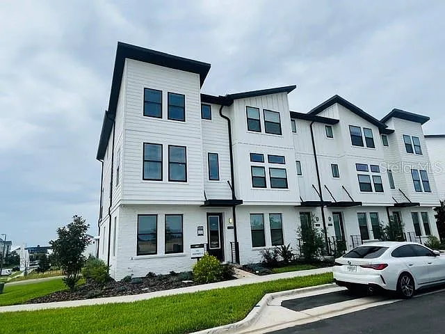 15501 Hamlin Park Dr