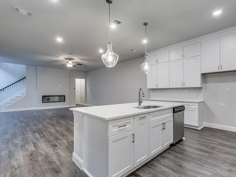 4508 El Paso Dr — Photo 10