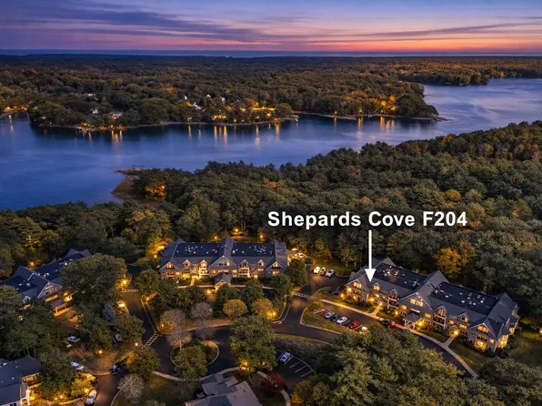 100 Shepards Cove Road #F204, Kittery, ME 03904