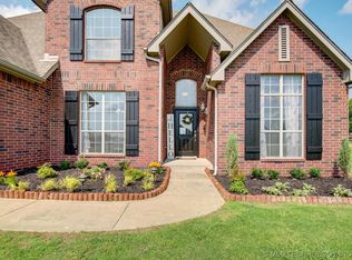 19250 Carriage Ct, Mounds, OK 74047