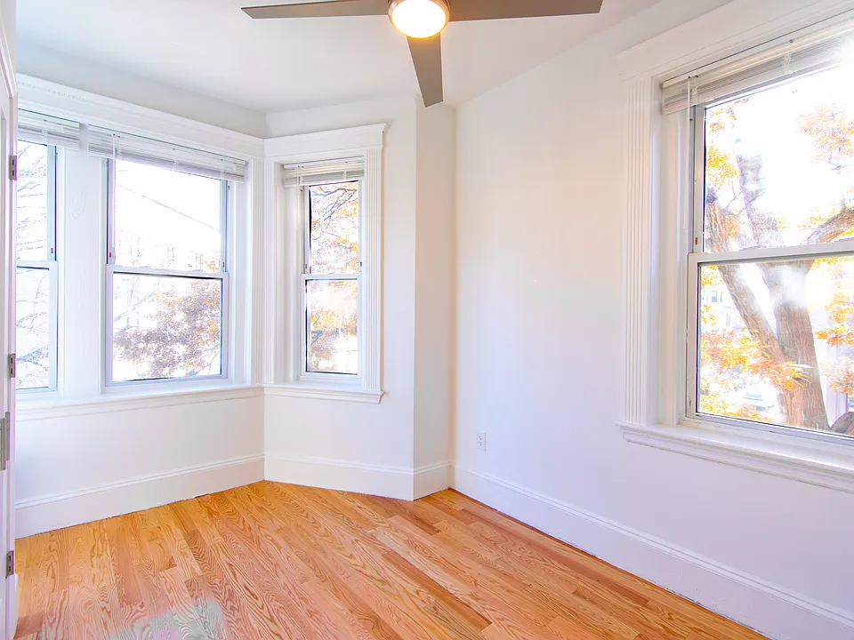 175 Hemenway St #16