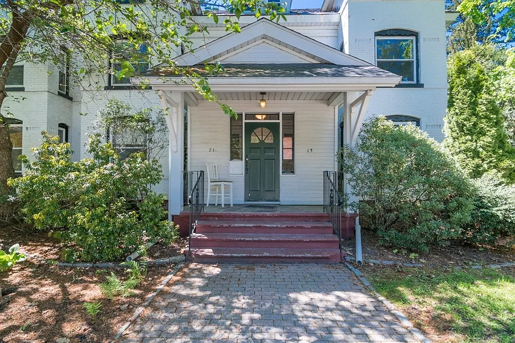 2 bed, 2.0 bath, 1727 sqft, $2,500 — Photo 2