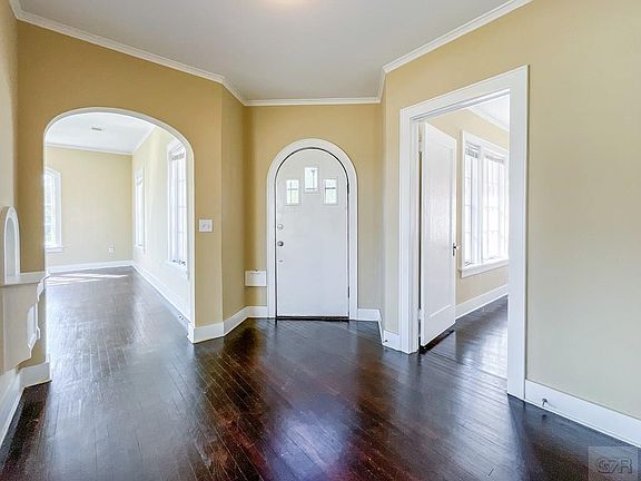 2nd image of 4302 Avenue N 1/2
