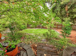 1556 Angelcrest Dr, Medford, OR