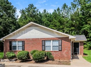 300 Beaver Pointe Dr, Winterville, GA 30683