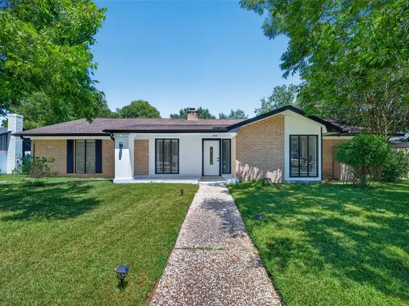 104 Burgundy Ln, League City, TX 77573
