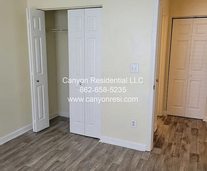 461 Bedford Knoll Dr — Photo 21