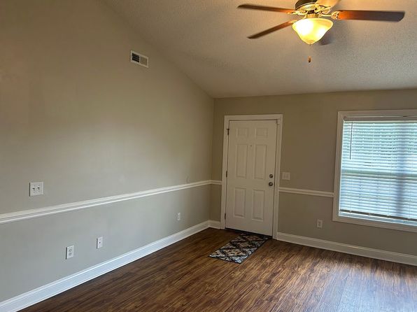 2564 Saddleback Dr #B