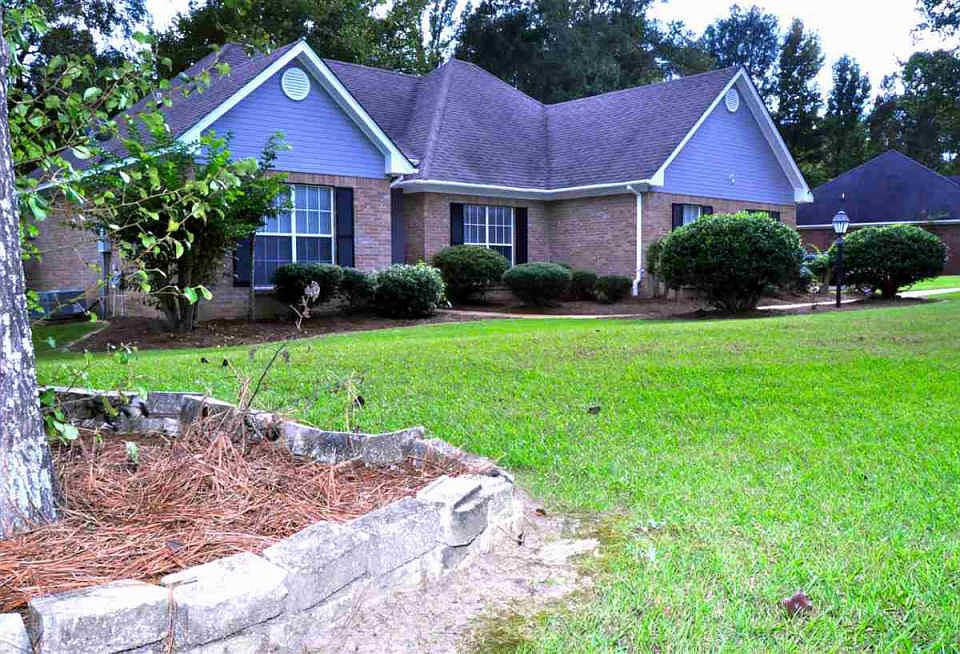 1st image of 136 Wildwood Blvd