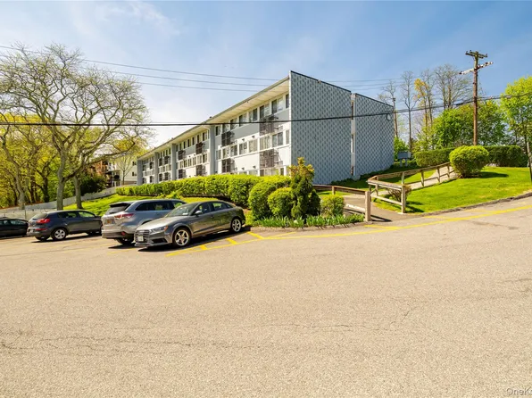 5 Wyndover Woods Ln APT 23, White Plains, NY 10603