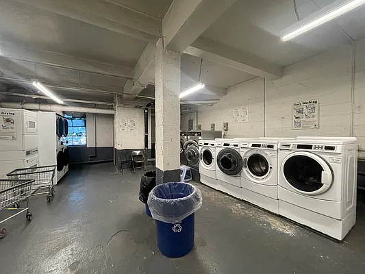 Rented by EXR | media 9