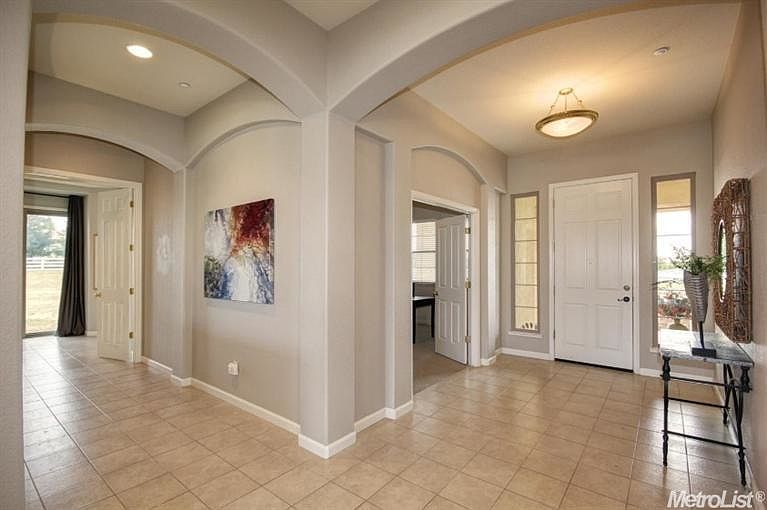1st image of 9801 Trailhead Ct