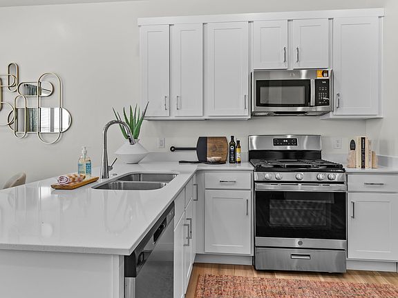 Finished home photos are representational images only. See sales agent for details.