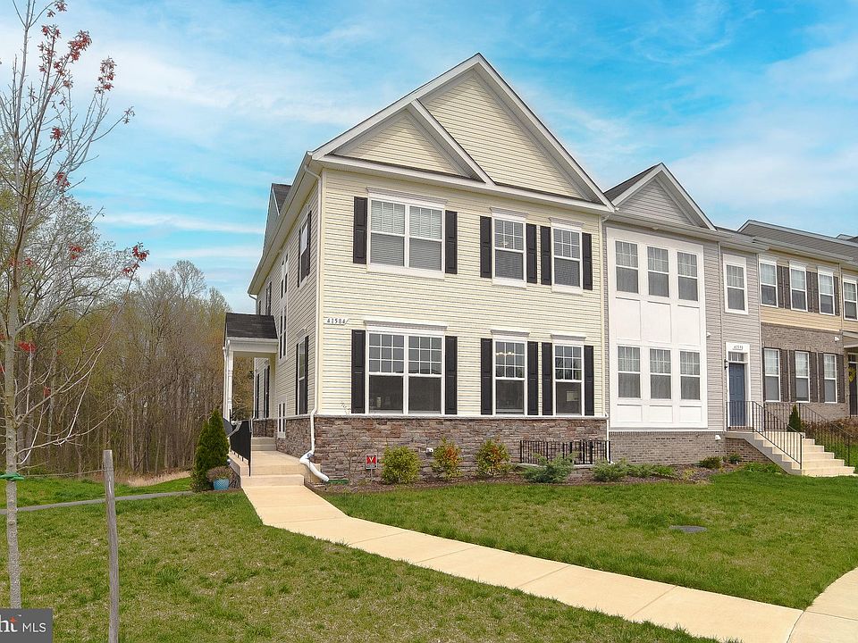 1st image of 41584 Briarwood Cir