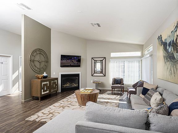 5th image of 30 Castlewood Dr #202