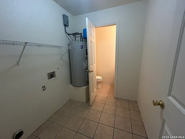 3 bed, 2.5 bath, 1352 sqft, $1,325 — Photo 2