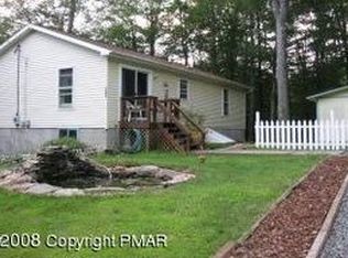 8868 Chipmunk Ln, Tobyhanna, PA