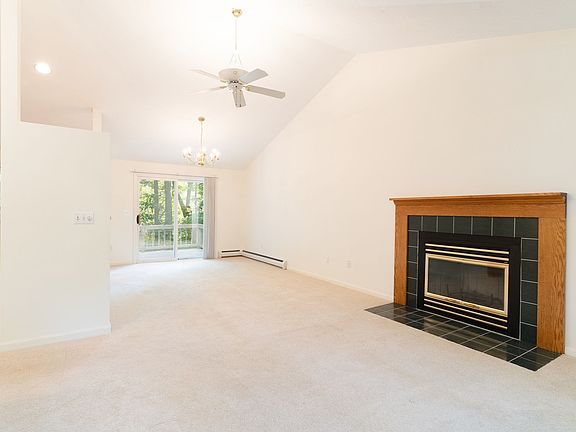 5th image of 611 Henshaw St
