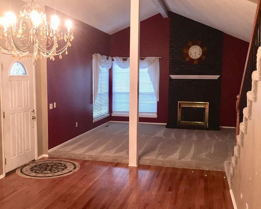 Dining room to living room