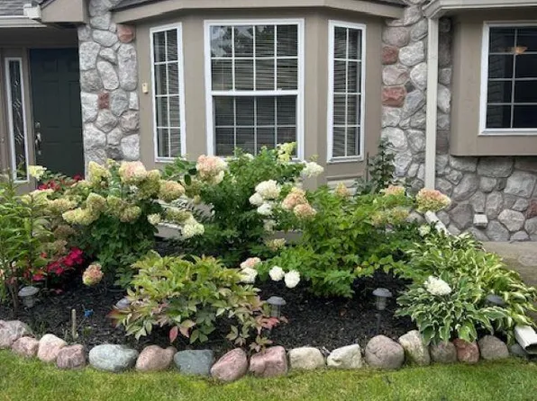 12265 Noonan Ct, Utica, MI 48315