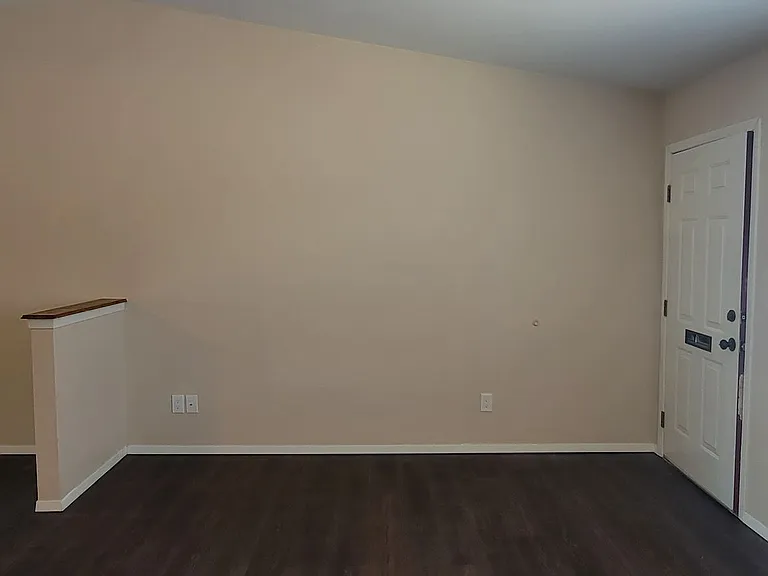 121 Rio Grande Dr — Photo 2