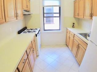 2649 30th St APT 3R, Astoria, NY 11102