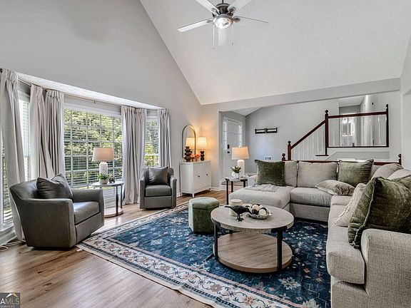 5th image of 2192 Chartwell Dr
