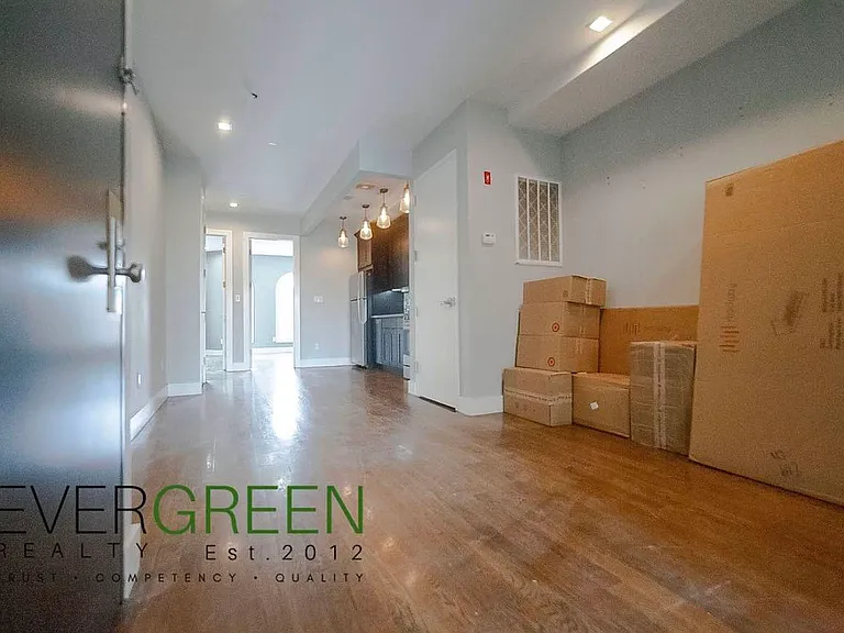 269 Linden St #A — Photo 14