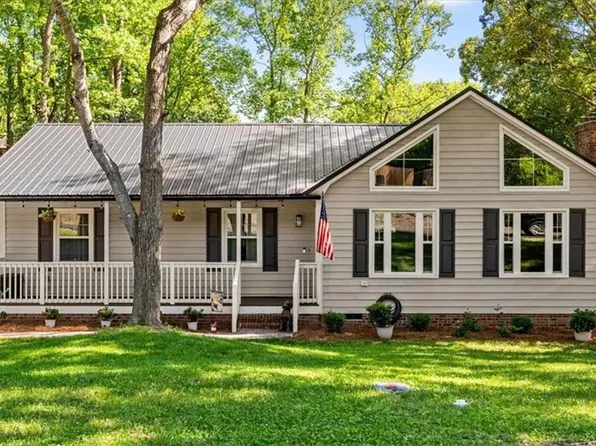 109 Brookleigh Ct, Trinity, NC 27370