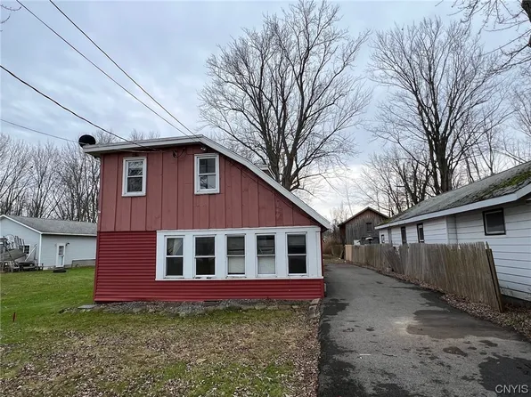 6048 Muskrat Bay Rd, Brewerton, NY 13029