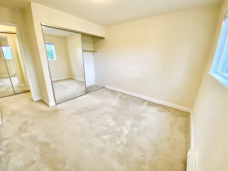 424 19th Ave E — Photo 33