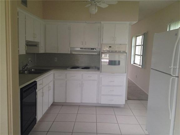 2nd image of 2428 Columbia Dr APT 50