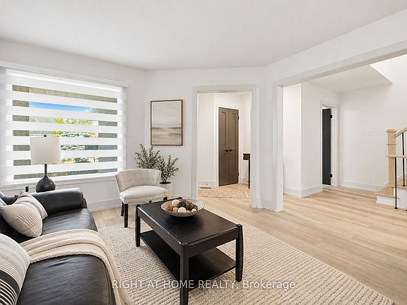 4th image of 32 Cheviot Cres