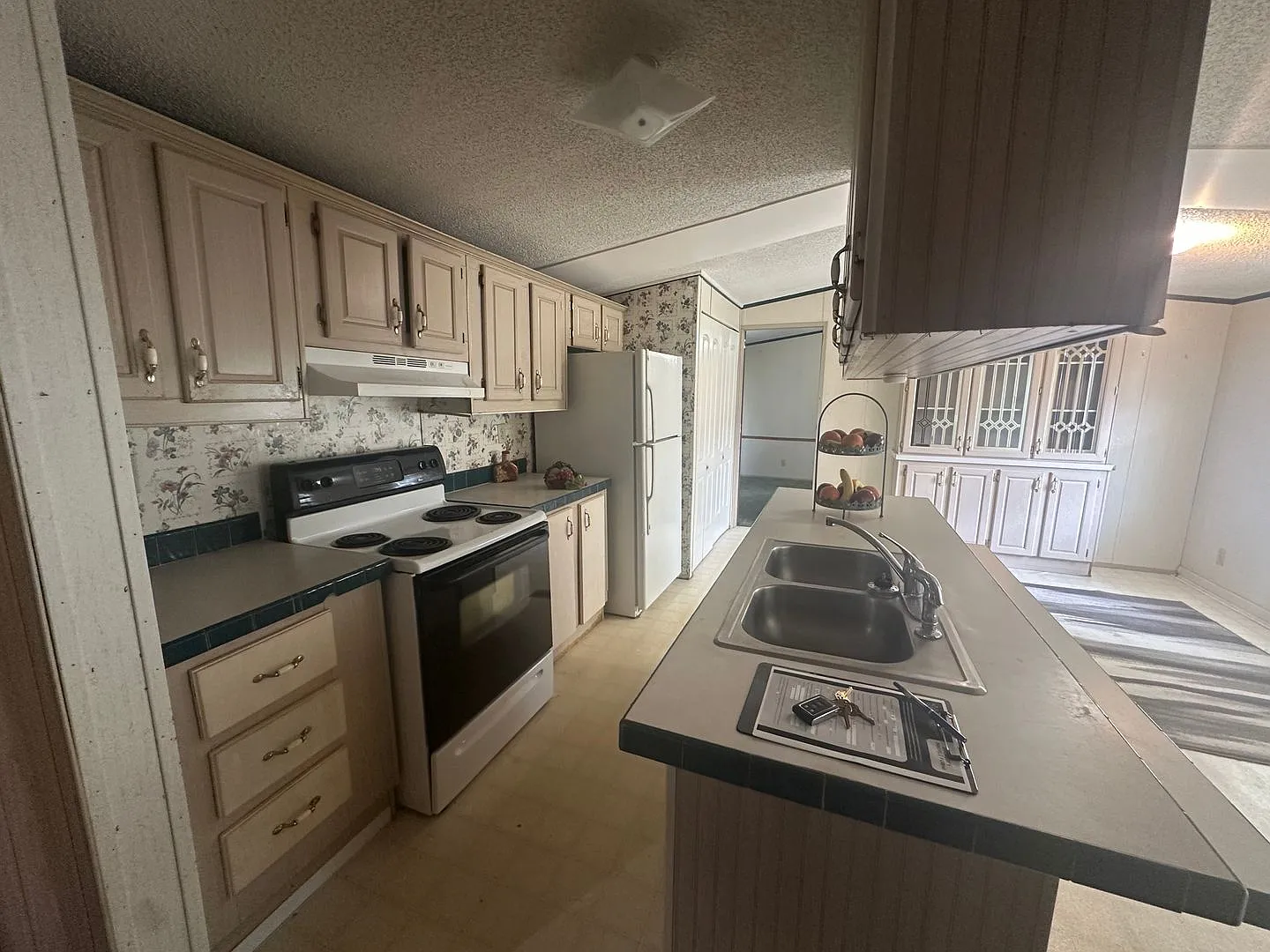 3-bedroom, 2-bathroom Mobile Home Now Available! — Photo 3