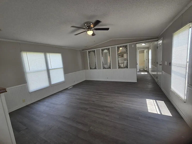 1194 Juniper Dr — Photo 3